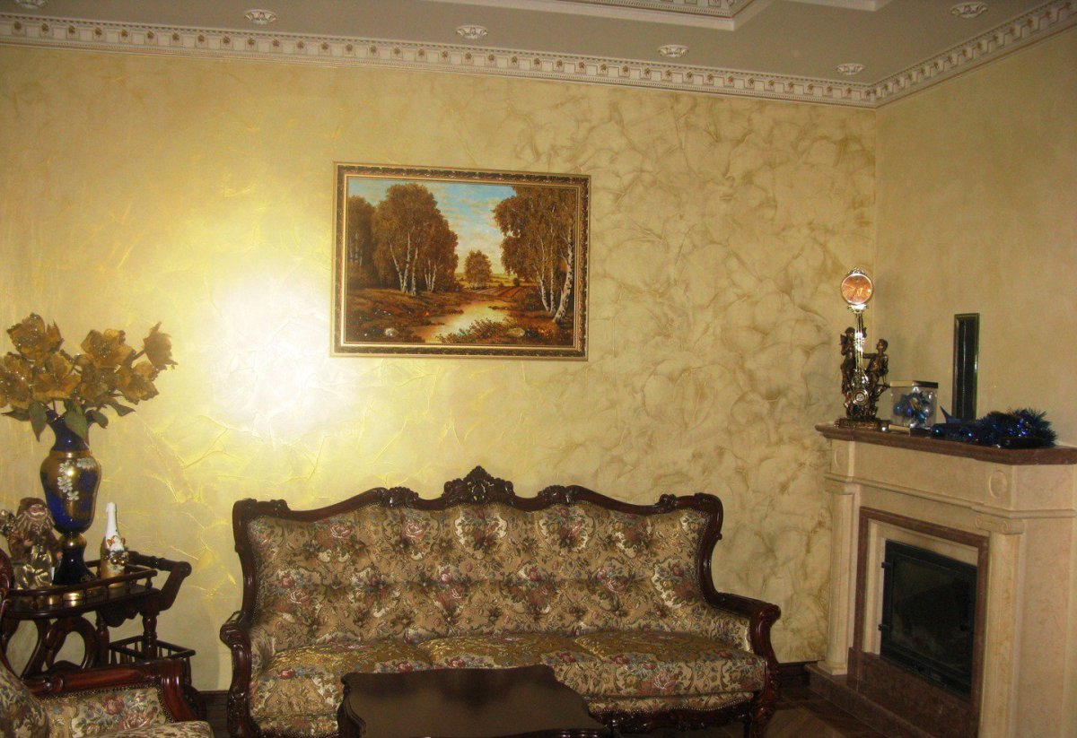 Венецианская штукатурка в интерьере зала