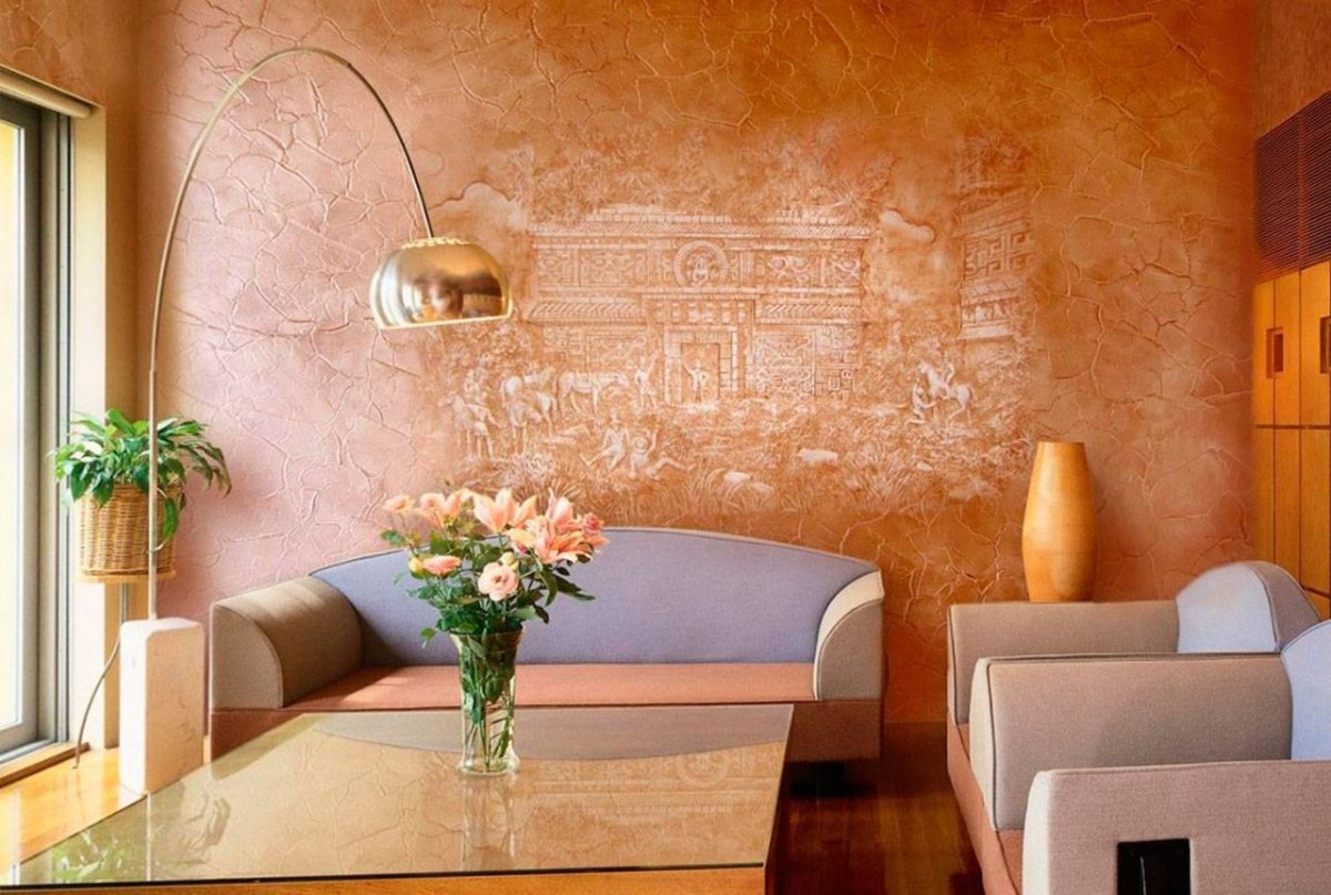 Оштукатуренные стены в интерьере