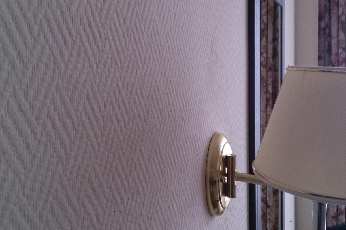 Обои под покраску в интерьере