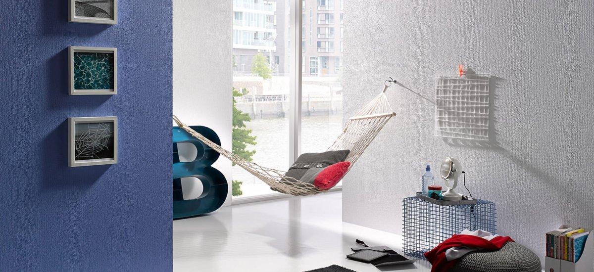 Коричневые стены в интерьере