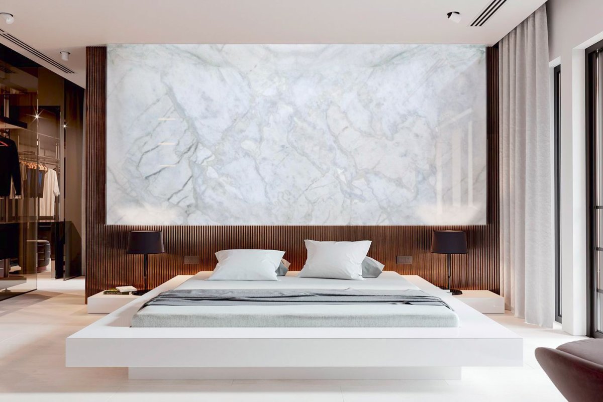 Мрамор в спальне
