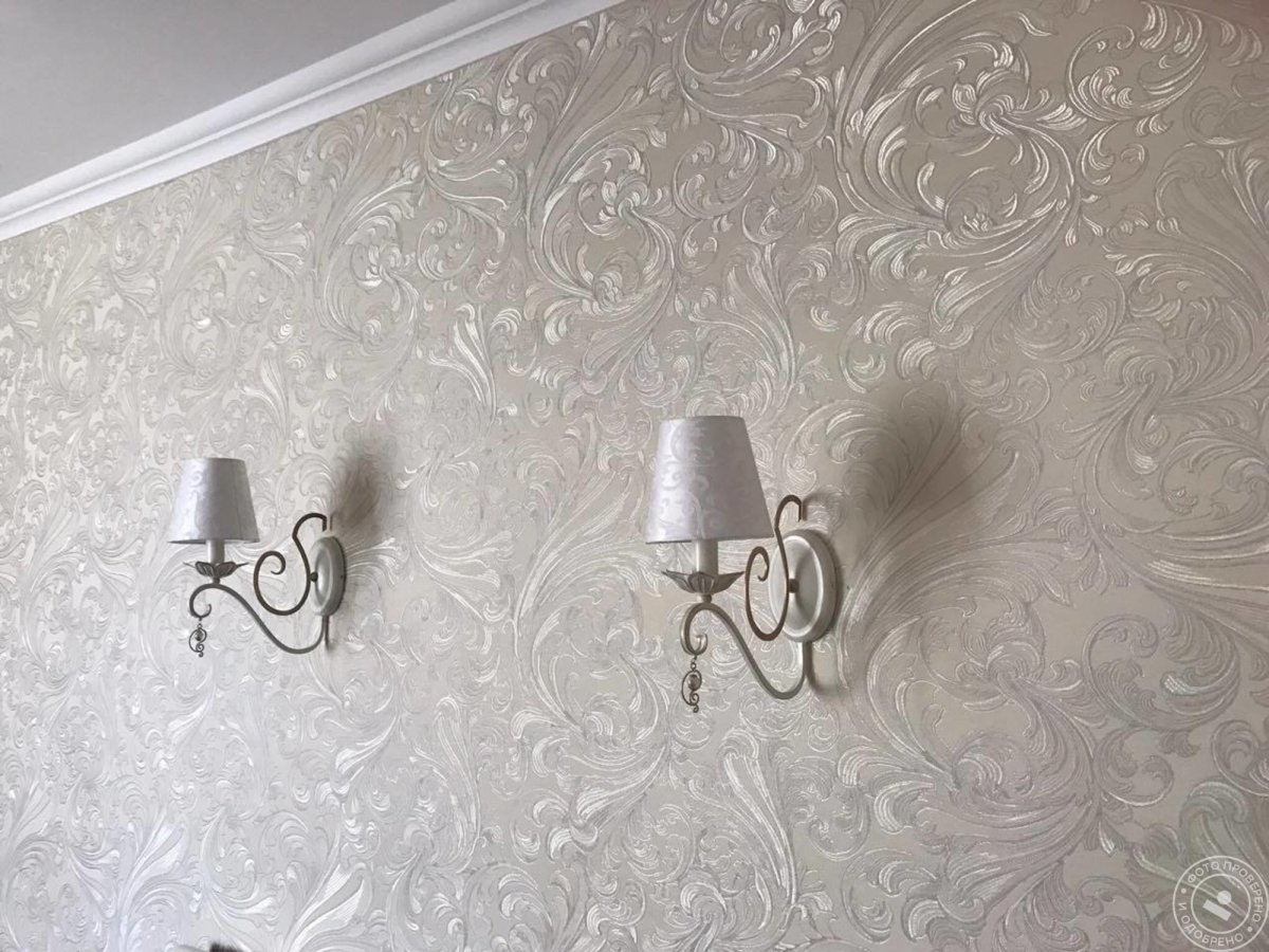Обои для скрытия неровности стен