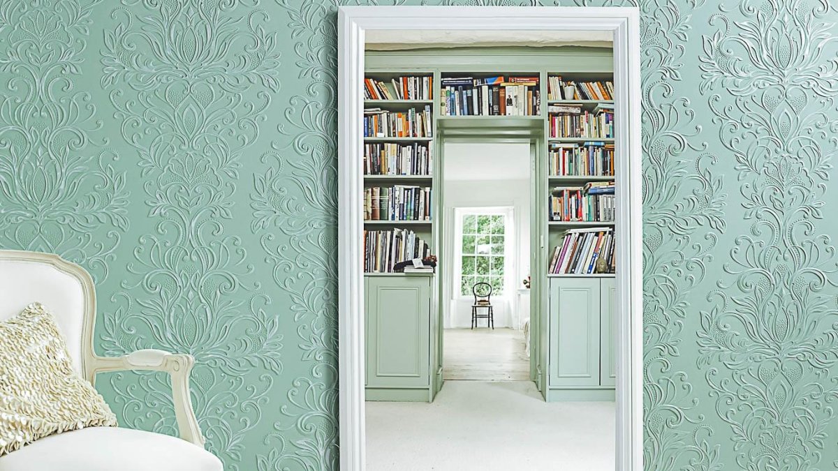 Обои скрывающие неровности стен