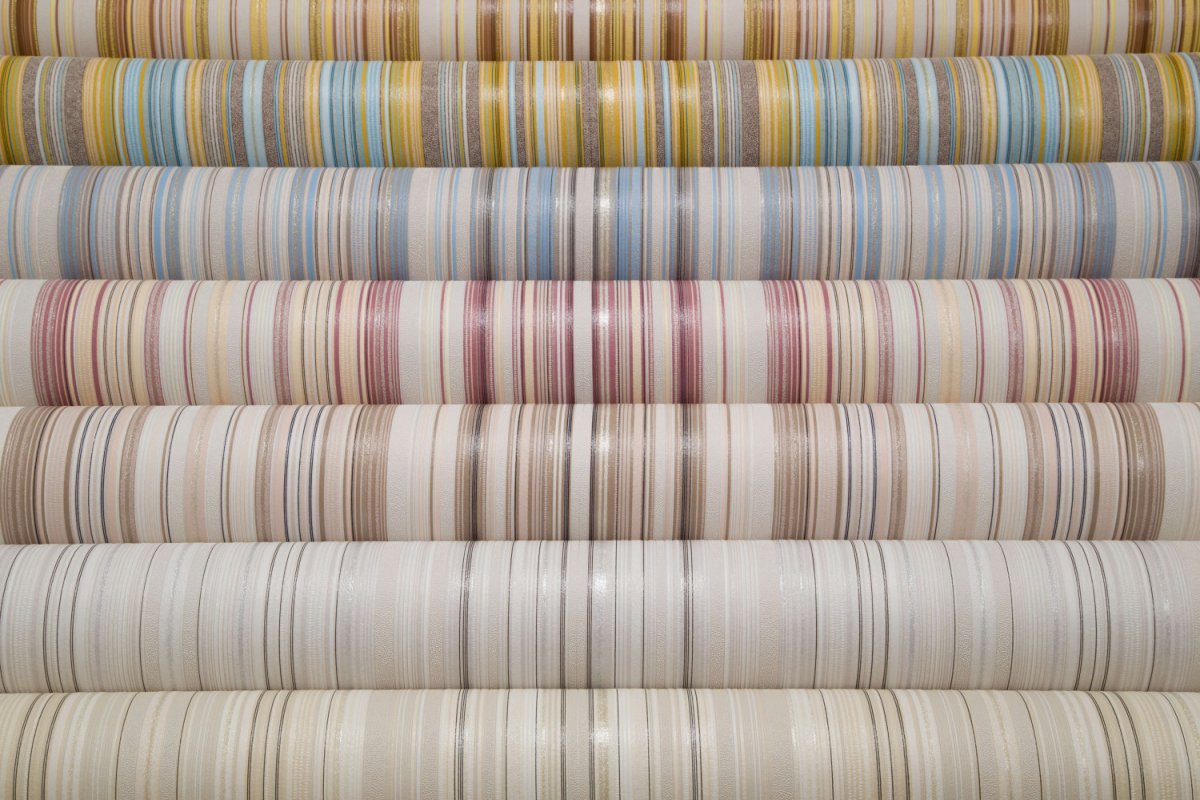 Оригинально наклеить обои