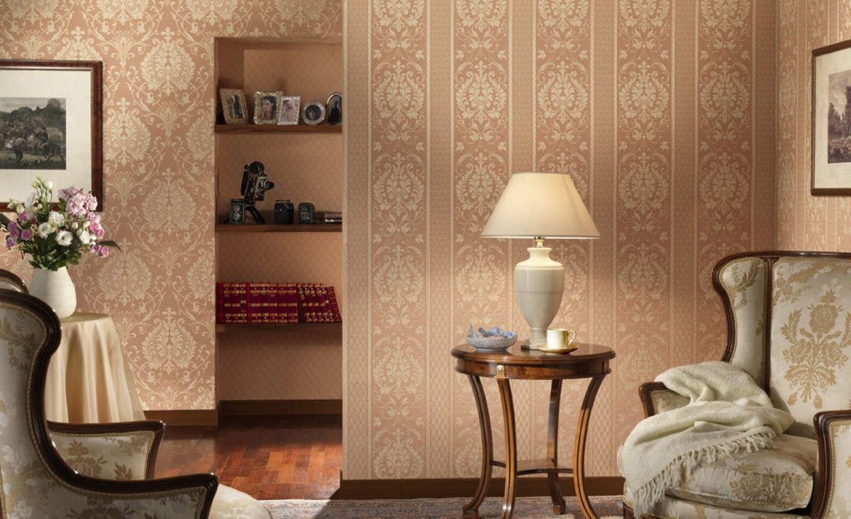 Обои с вензелями в интерьере