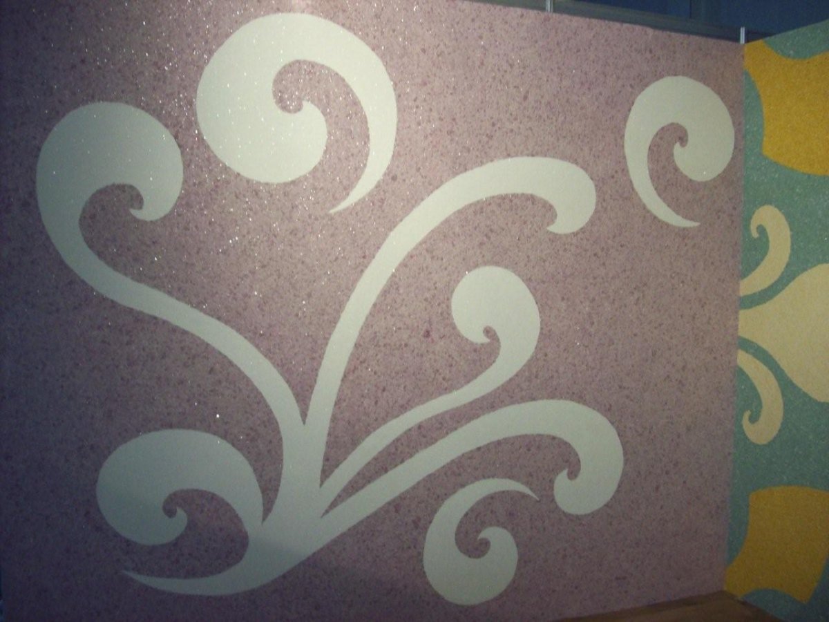 Рисунок на потолке жидкими обоями