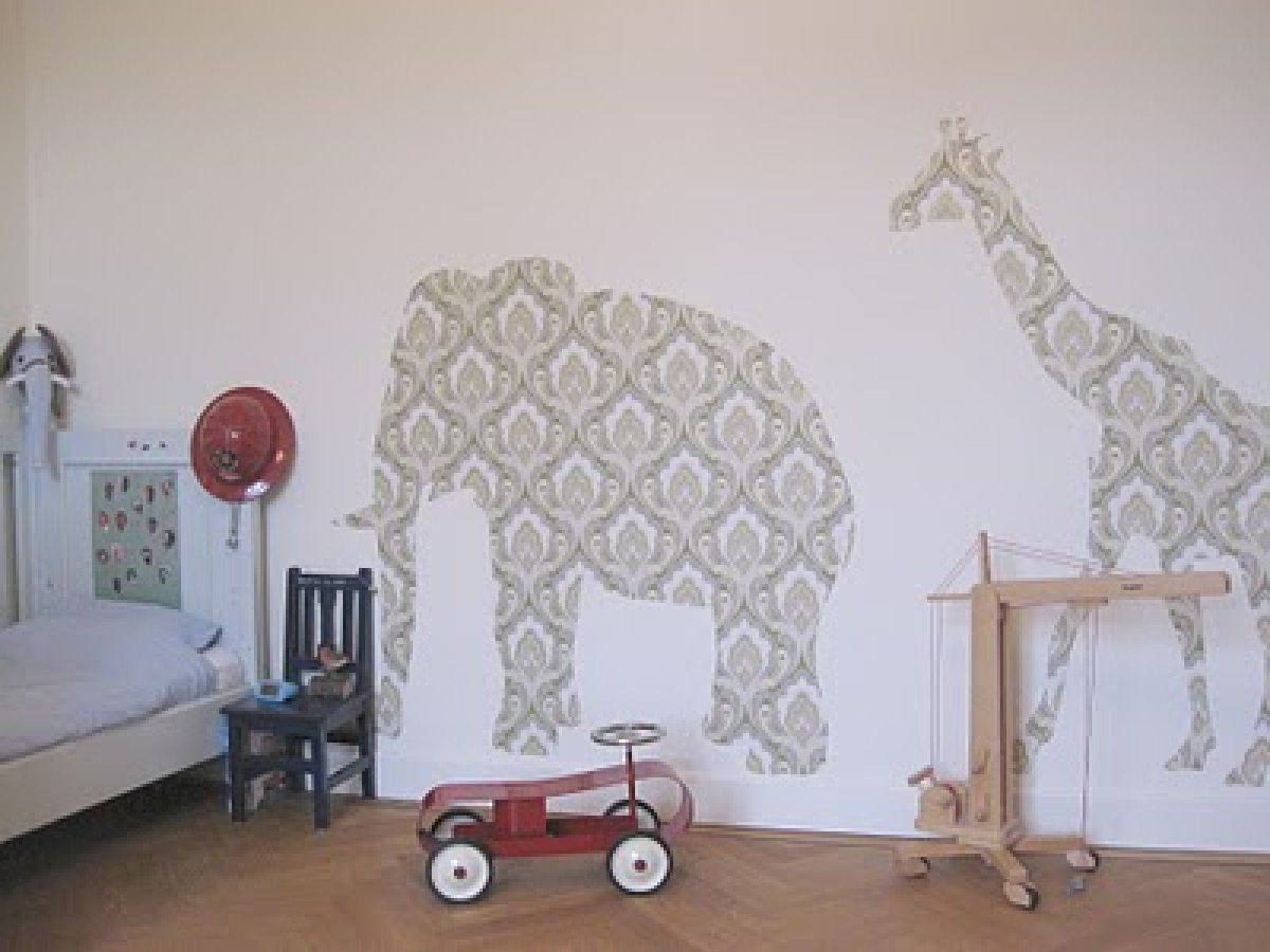Декор из остатков обоев в детскую комнату