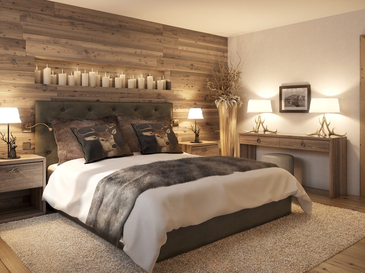 Деревянная стена в спальне