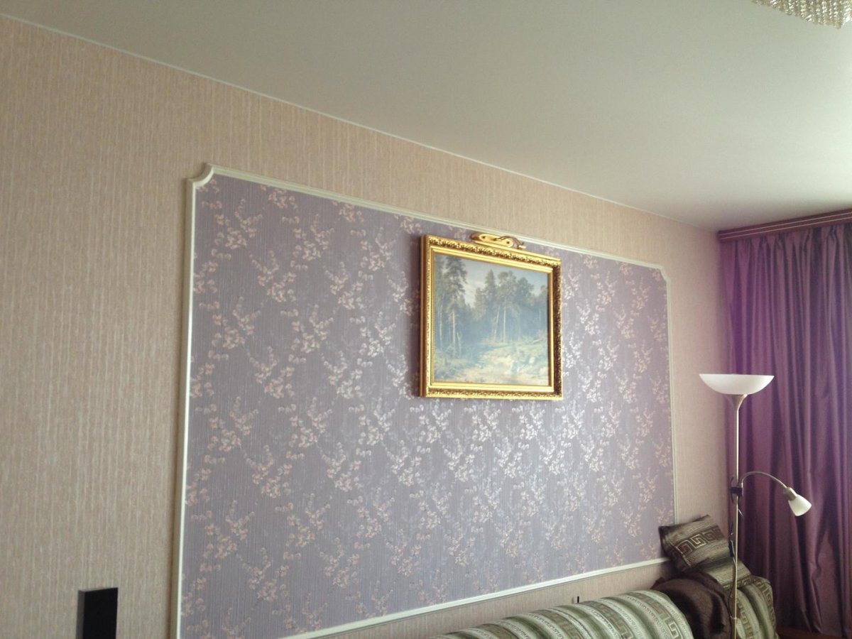 Рамки из обоев на стене хрущевка