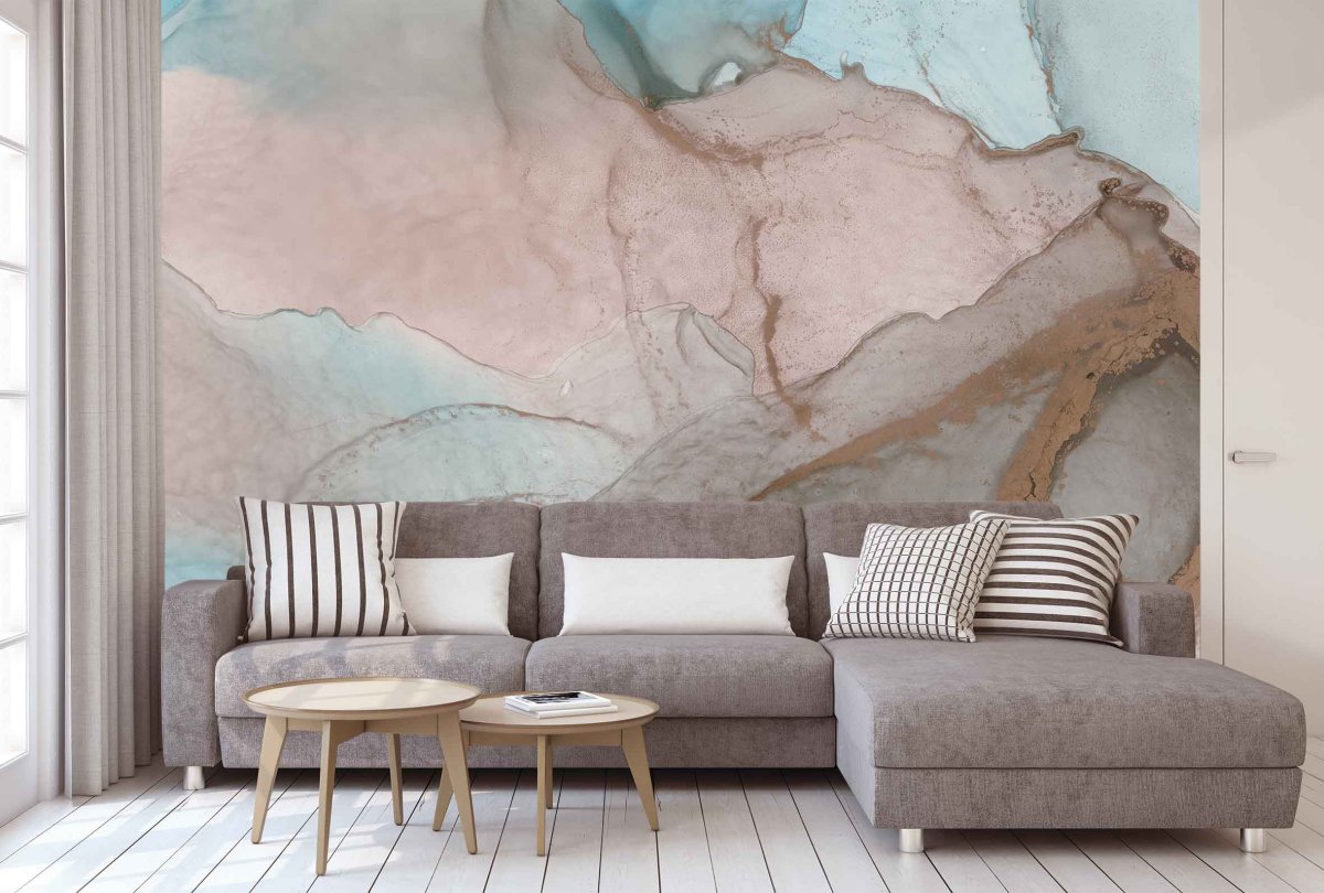 Акварельные разводы на стене