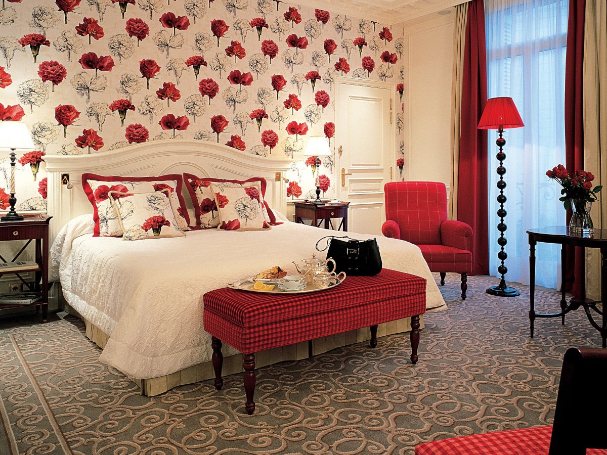 Красные обои для стен