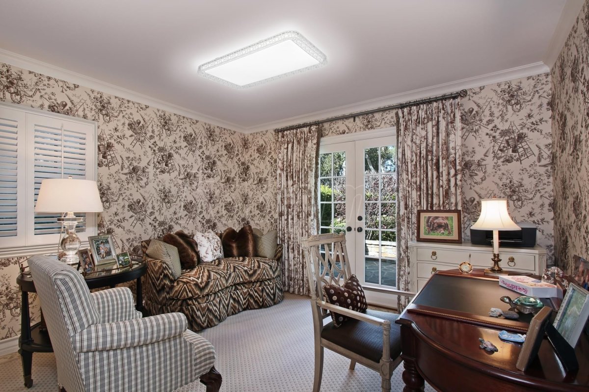 Комбинирование обоев в гостиной