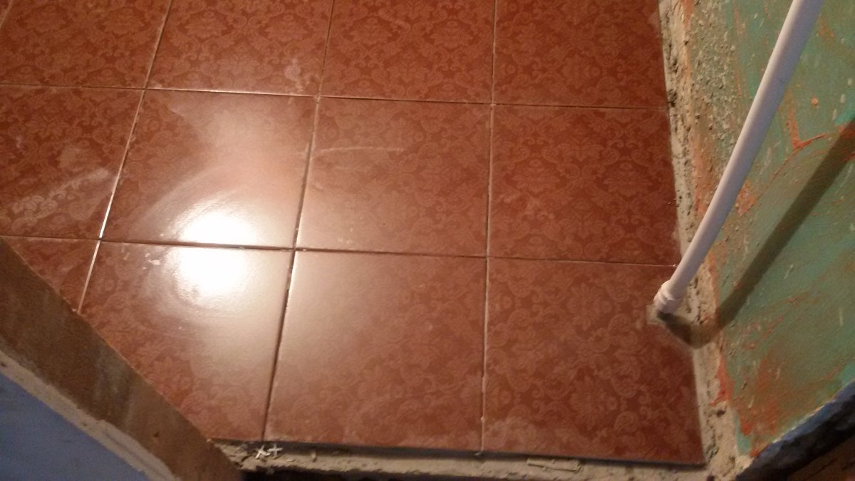 Поклейка обоев панелями