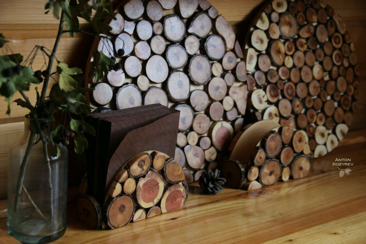 Декор стены спилами дерева