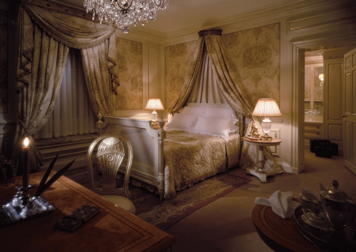 Мебель Clive Christian спальня