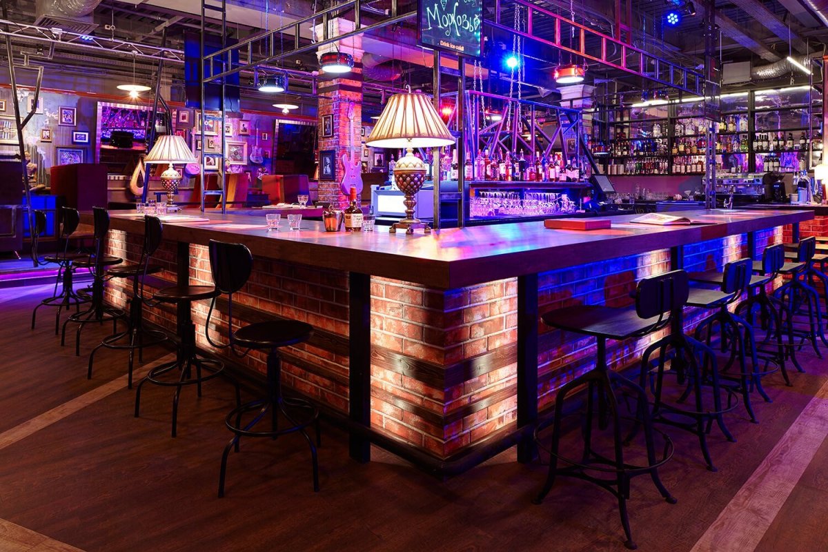 Клубный бар