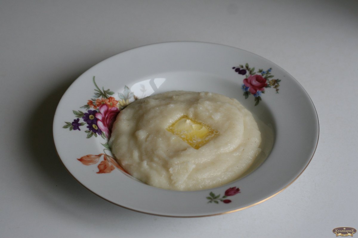 Тарелка с манной кашей