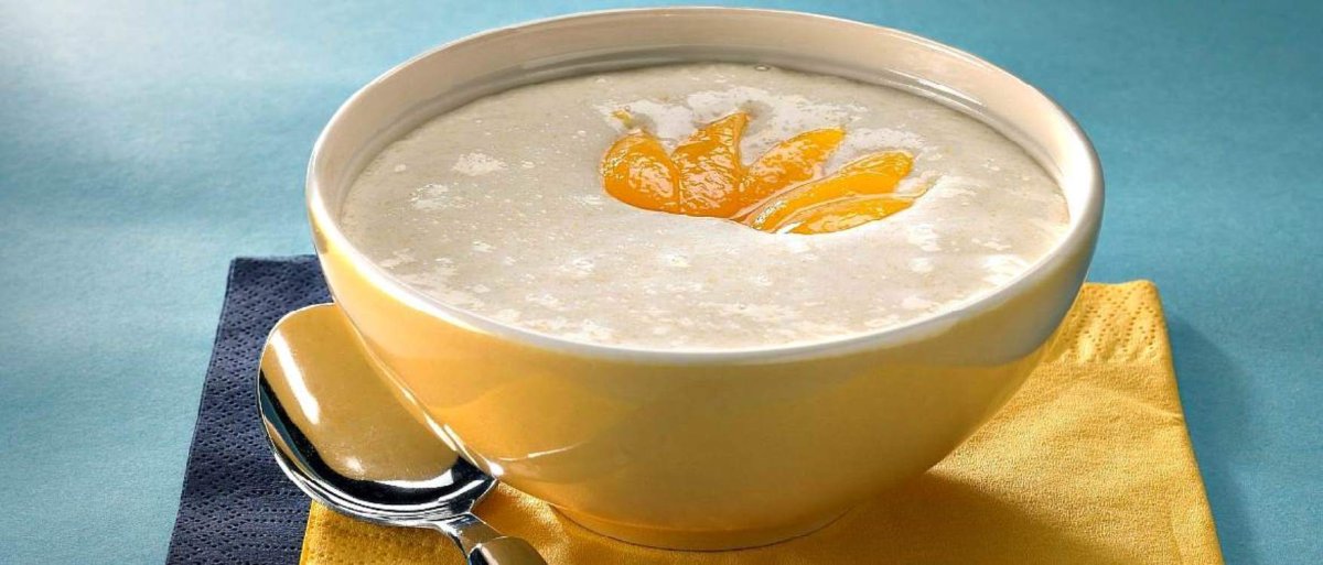 Чашка с манной кашей