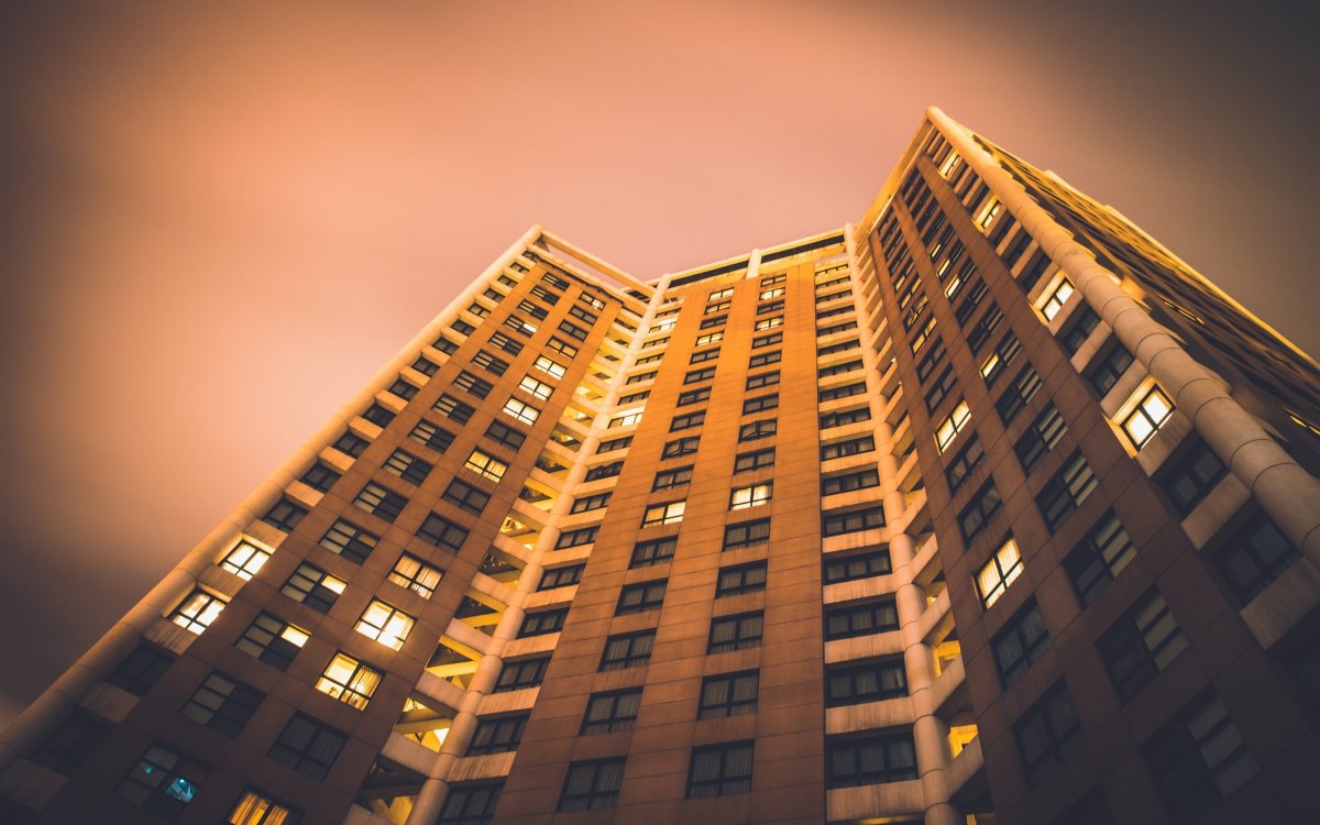 Билдинг Skyline Apartments