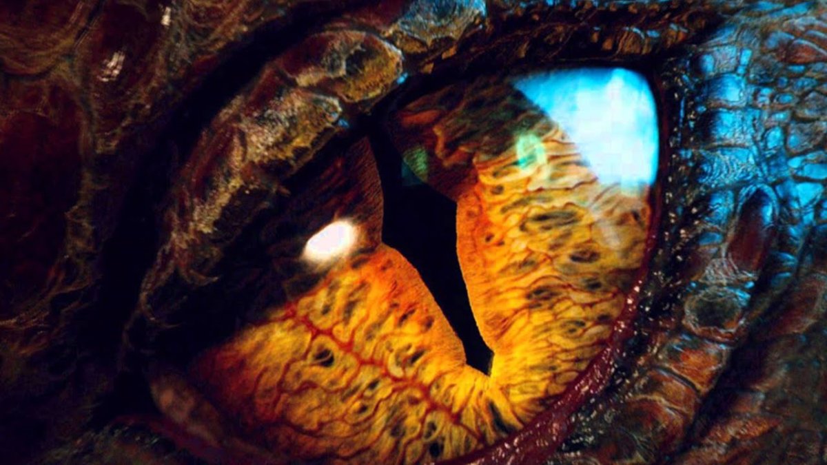 Красивые драконьи глаза