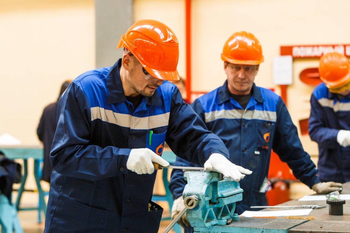 Профессия слесарь