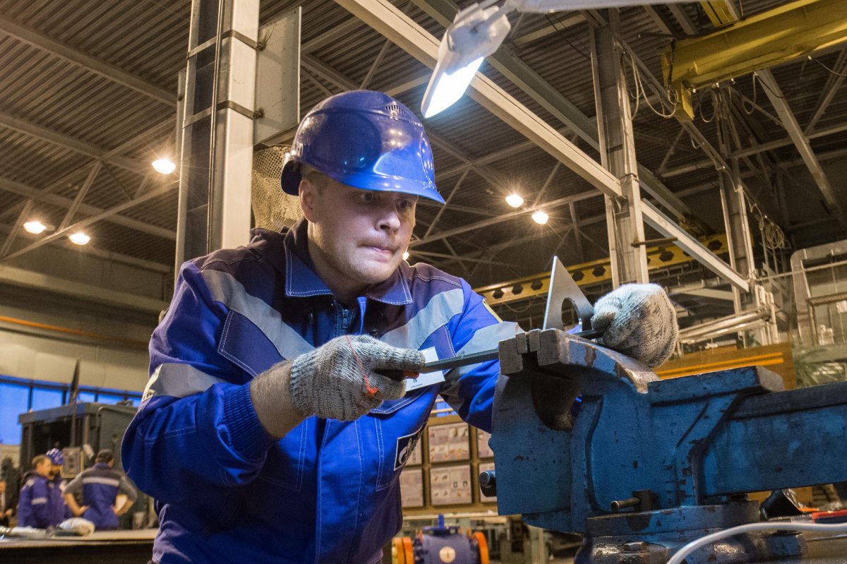 Слесарь ремонтник