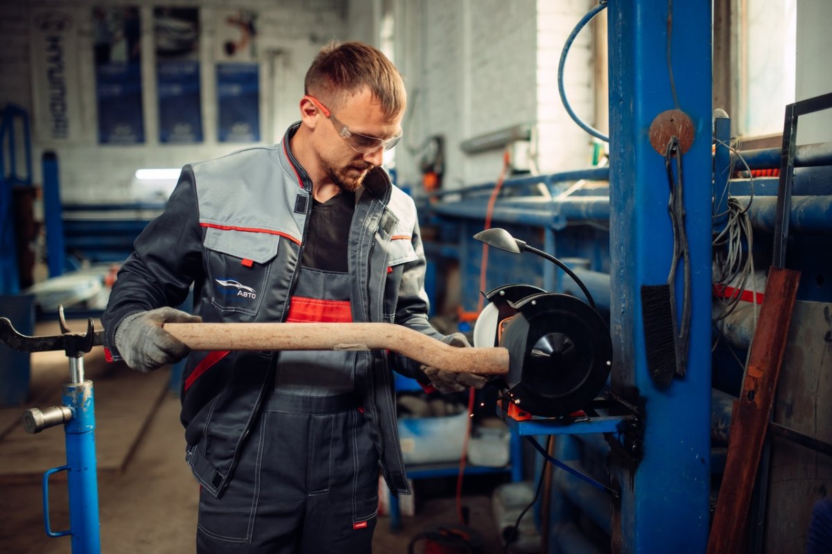 Слесарь сборщик