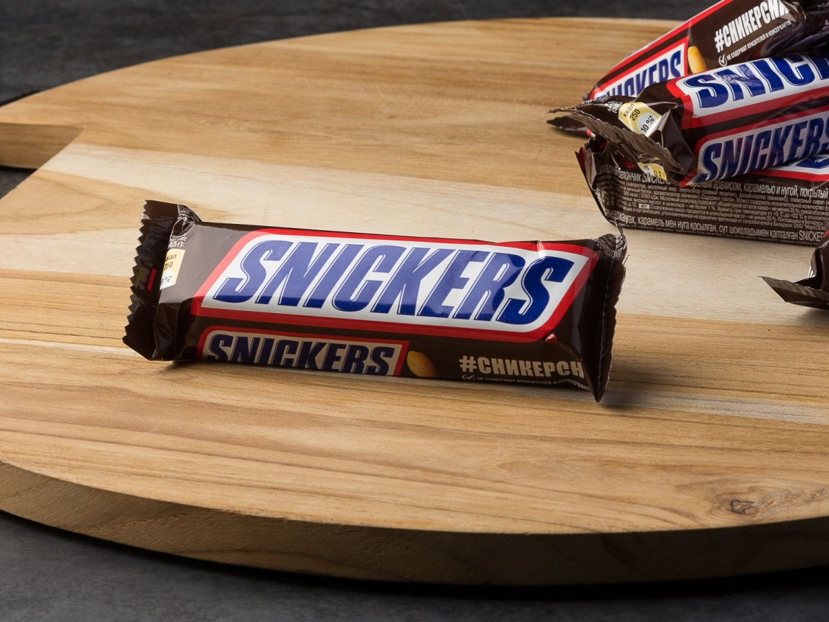 Snickers шоколадный батончик 160г