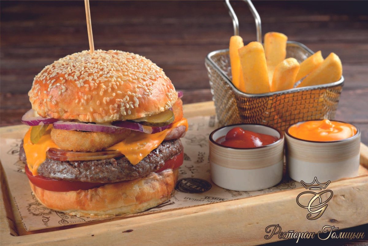 Бургеры в ресторане