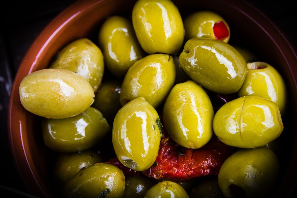 Оливковая косточка