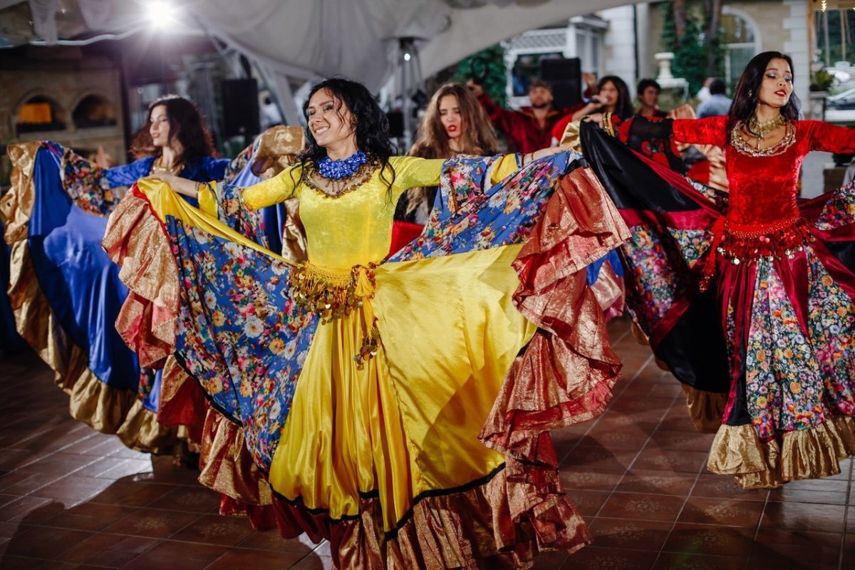 Цыганский ансамбль табор