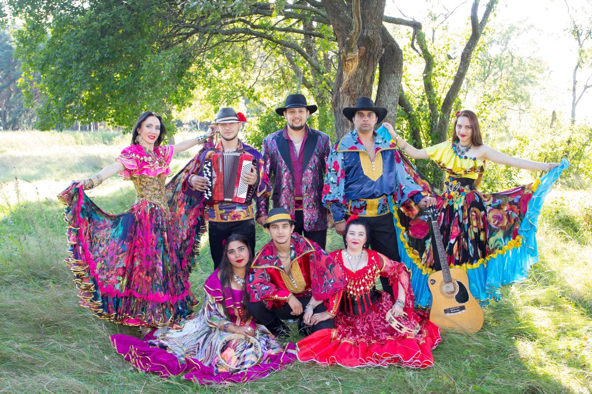 Цыганский ансамбль ЧЕРГЭН