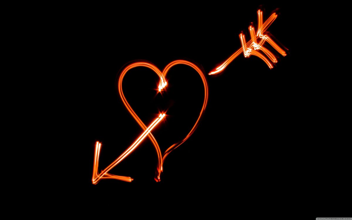 Сердечко на черном фоне