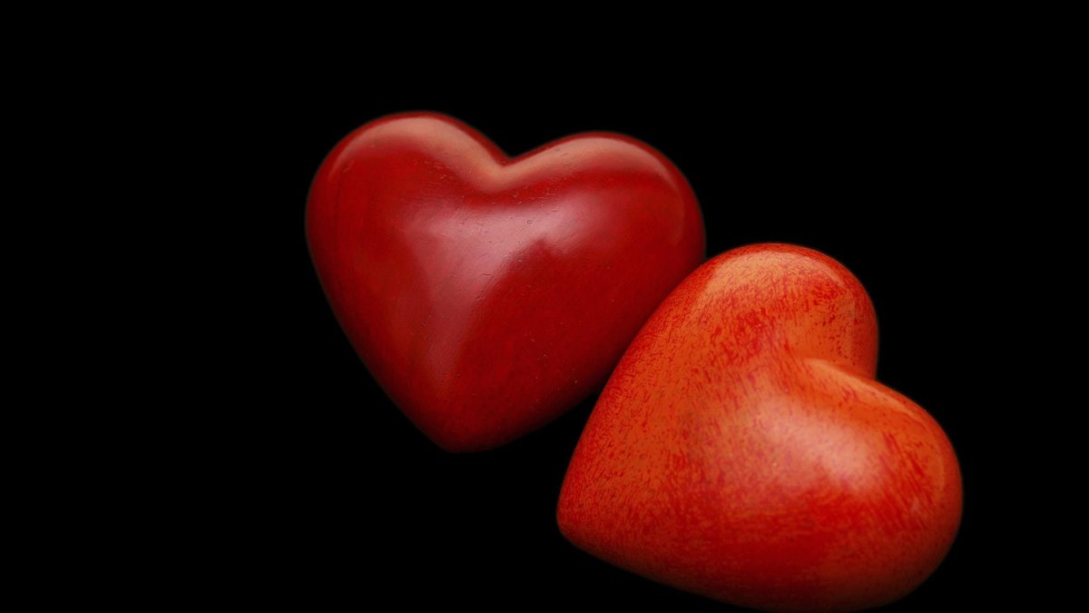 Сердце на черном фоне