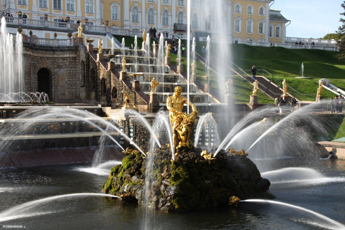 Петродворец фонтан Самсон
