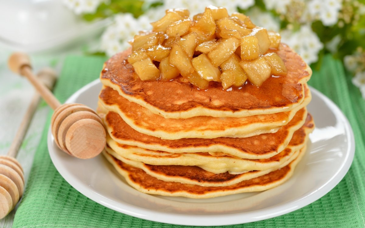 Панкейки с яблоками