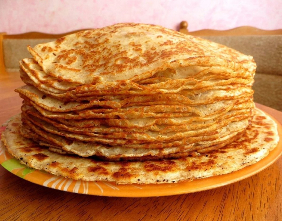Блинчики на тарелке