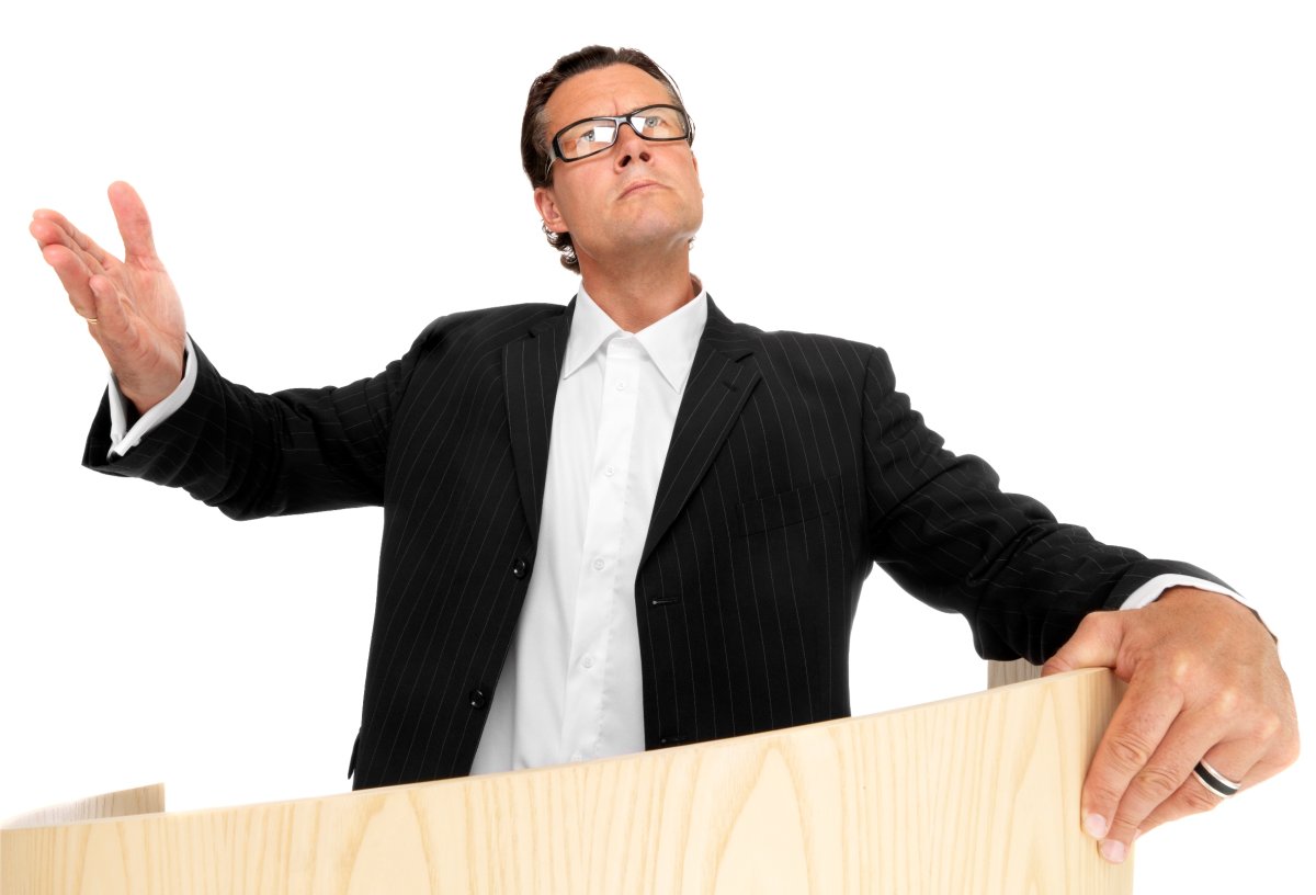 Оратор на белом фоне