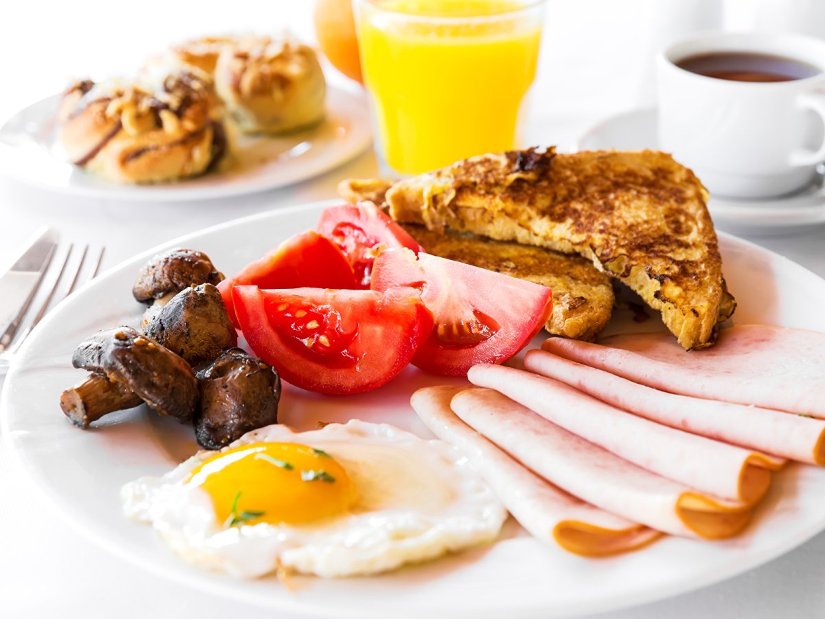 Сытный завтрак