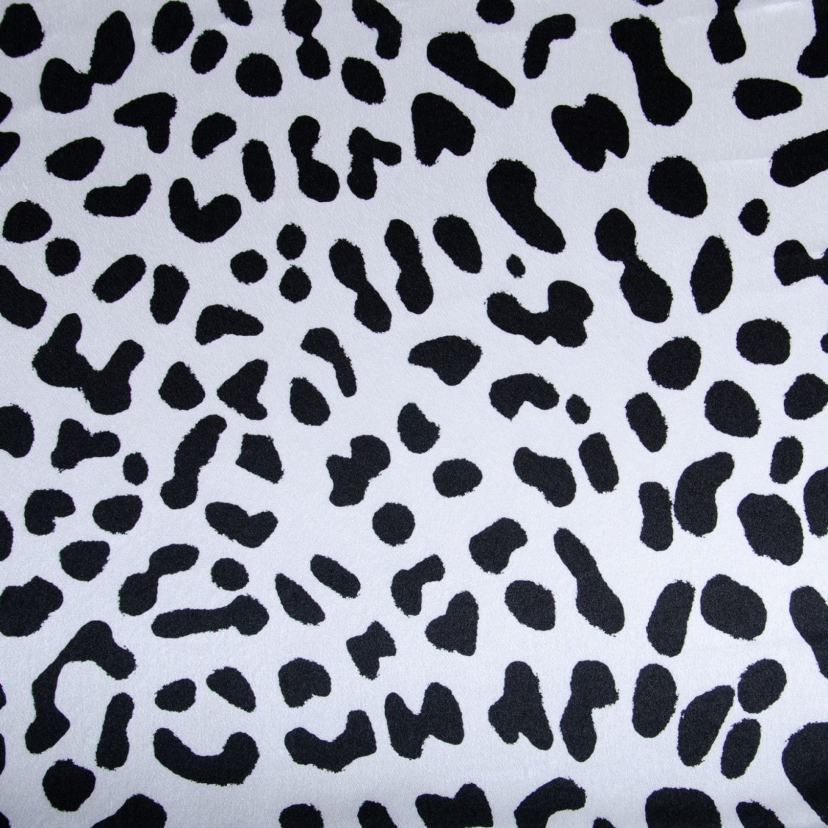 Черный фон белые пятна ткань