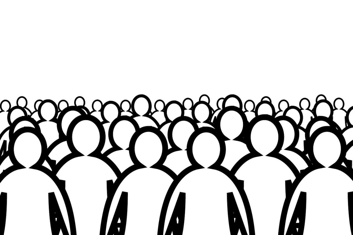 Огромное скопление людей