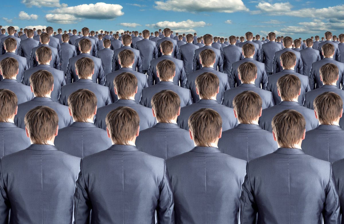 Огромное скопление людей