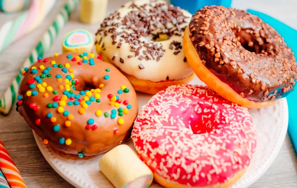 Разноцветные пончики