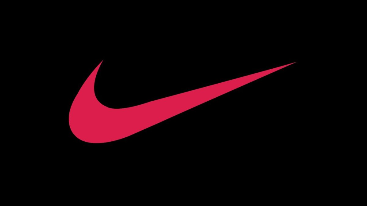 Оранжевый логотип Nike