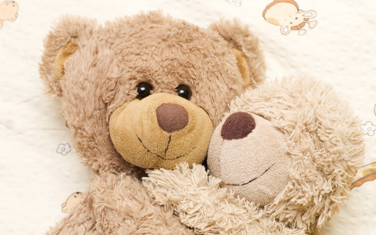 С днем матери зайчики