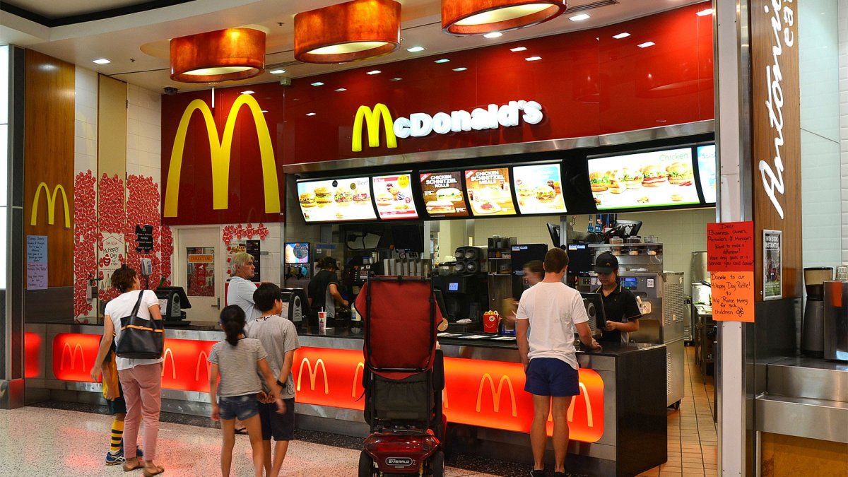 Ресторан фаст фуда макдональдс