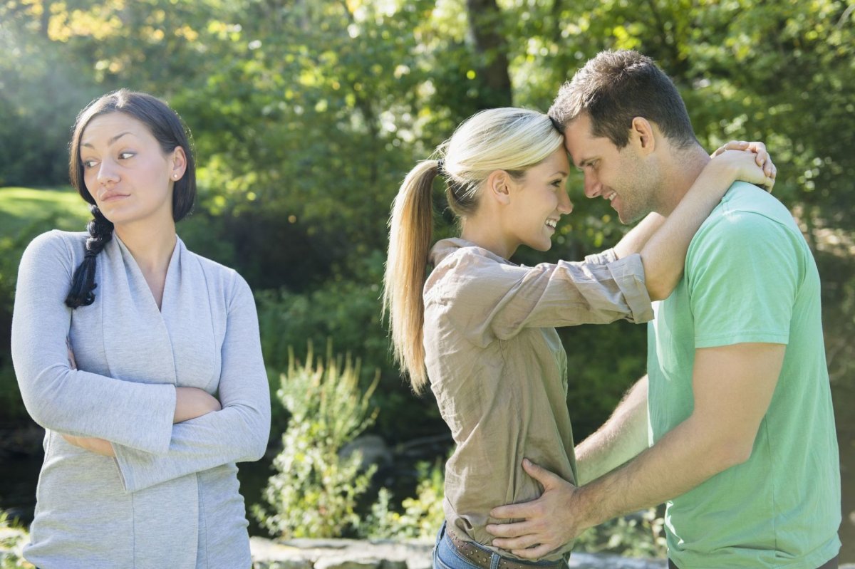 Любовный треугольник