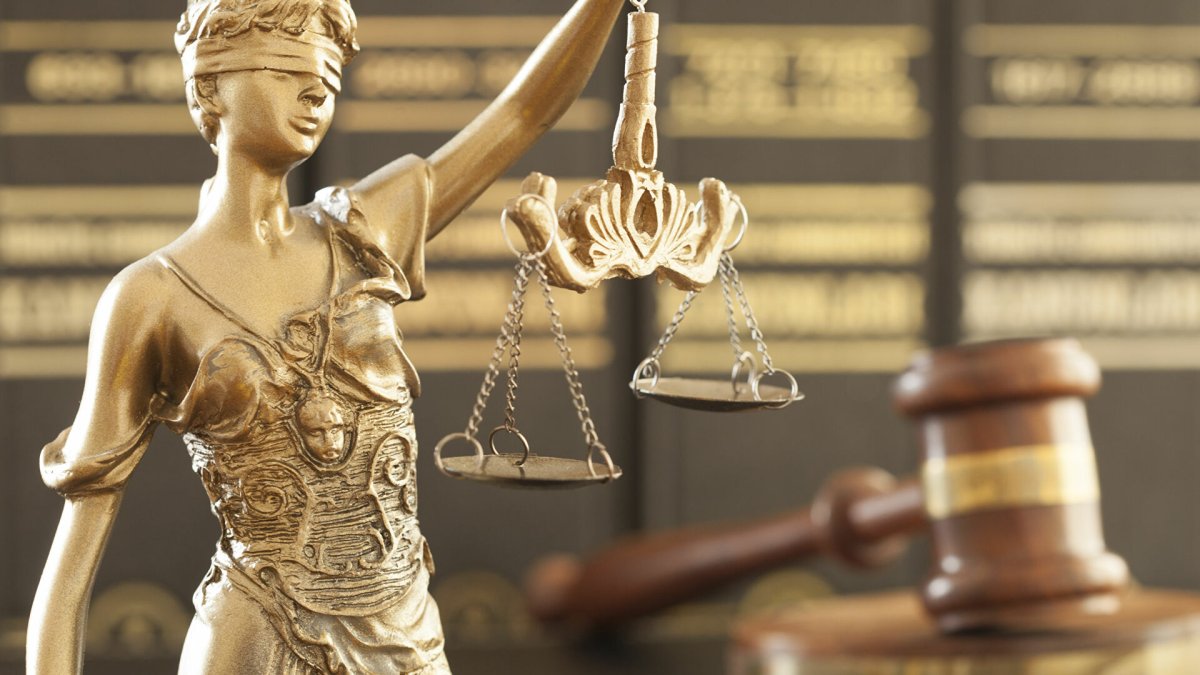 Статуя Богини правосудия Фемиды