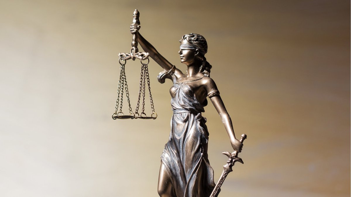 Фемида богиня правосудия скульптура