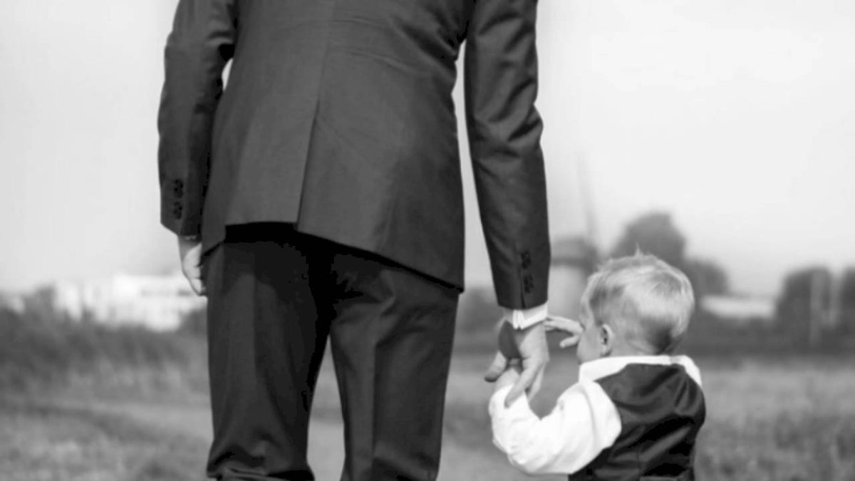 Строгий отец